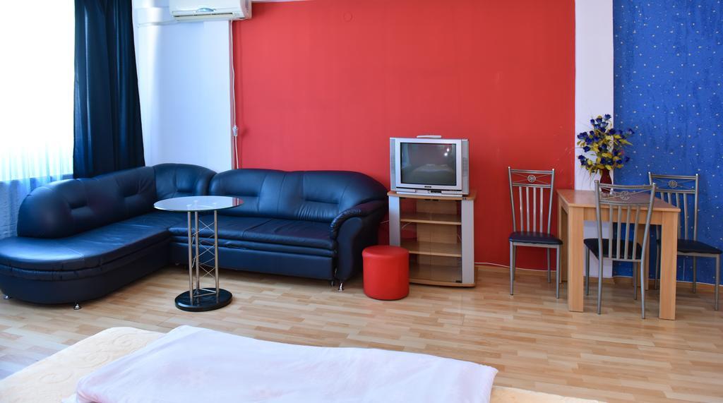 Hostel Milkaza ノヴィ・サド エクステリア 写真
