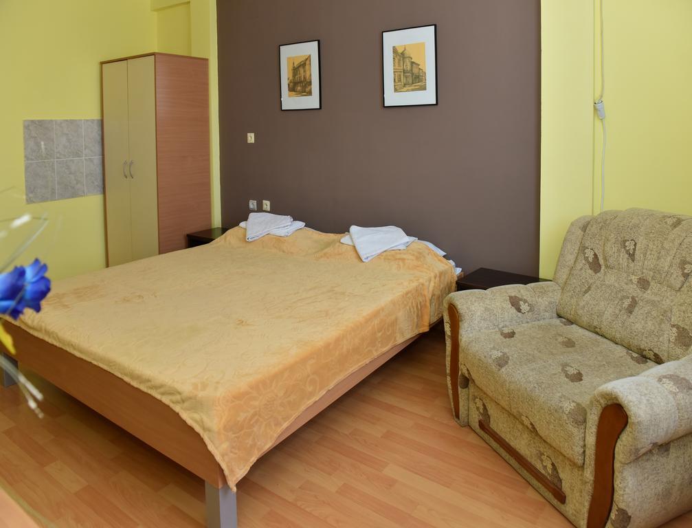 Hostel Milkaza ノヴィ・サド エクステリア 写真