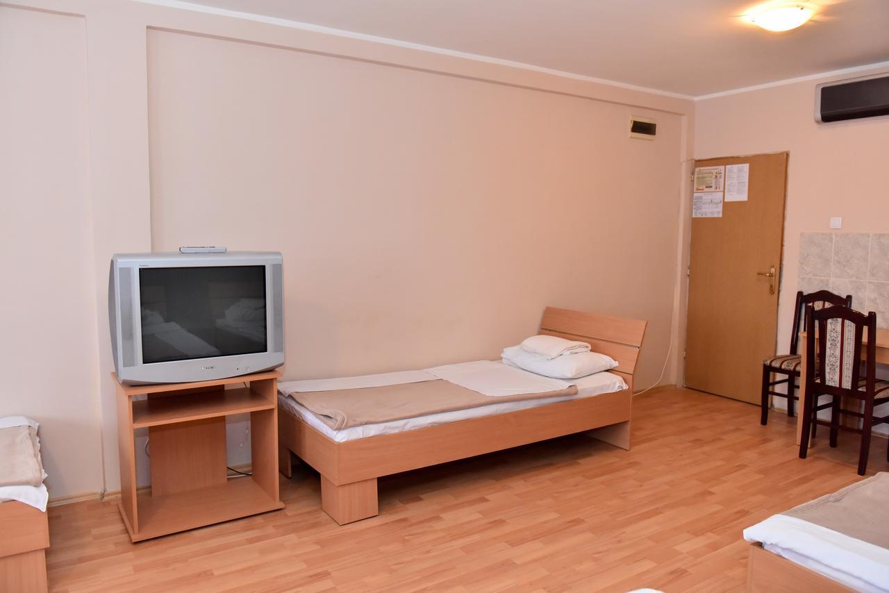 Hostel Milkaza ノヴィ・サド エクステリア 写真