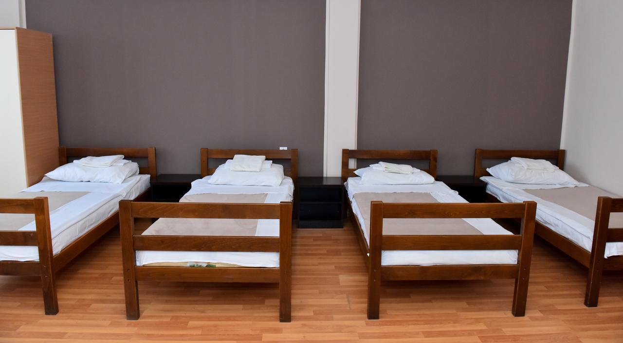 Hostel Milkaza ノヴィ・サド エクステリア 写真