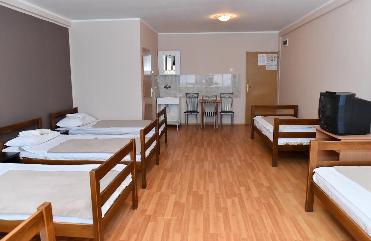 Hostel Milkaza ノヴィ・サド エクステリア 写真