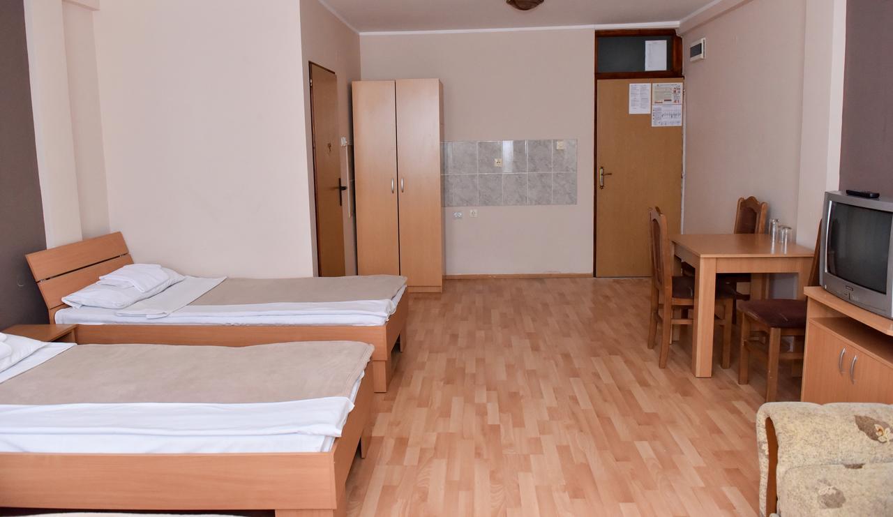 Hostel Milkaza ノヴィ・サド エクステリア 写真