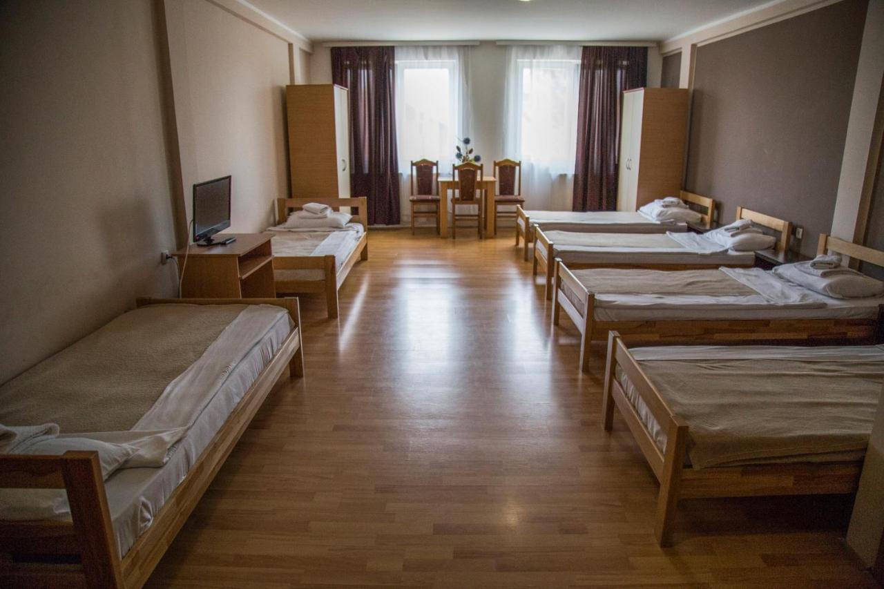 Hostel Milkaza ノヴィ・サド エクステリア 写真