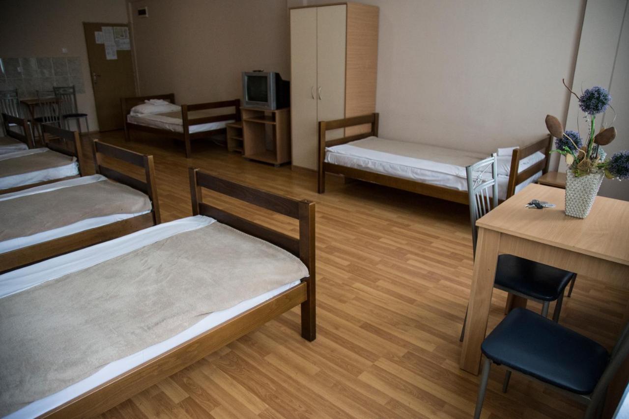 Hostel Milkaza ノヴィ・サド エクステリア 写真