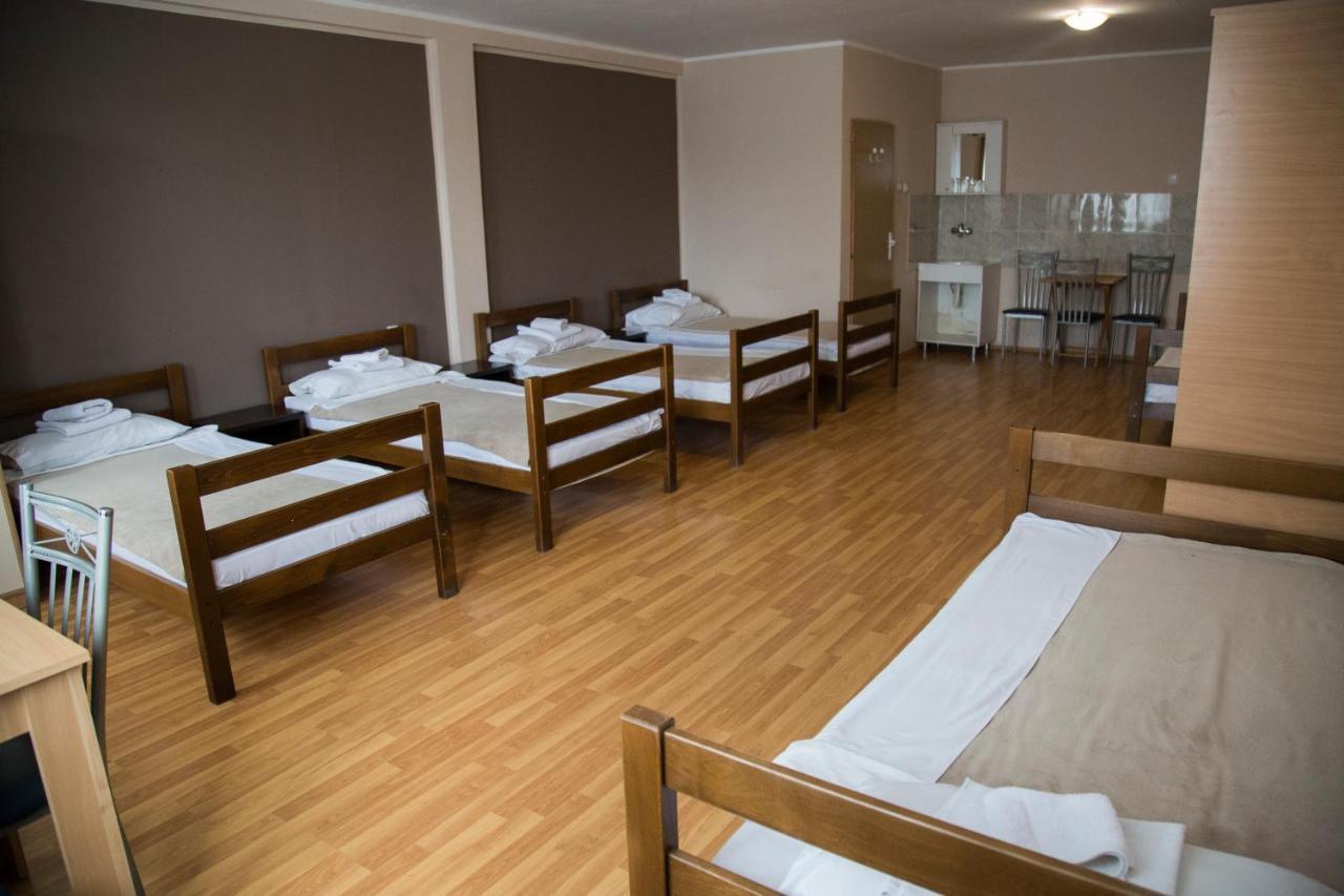 Hostel Milkaza ノヴィ・サド エクステリア 写真