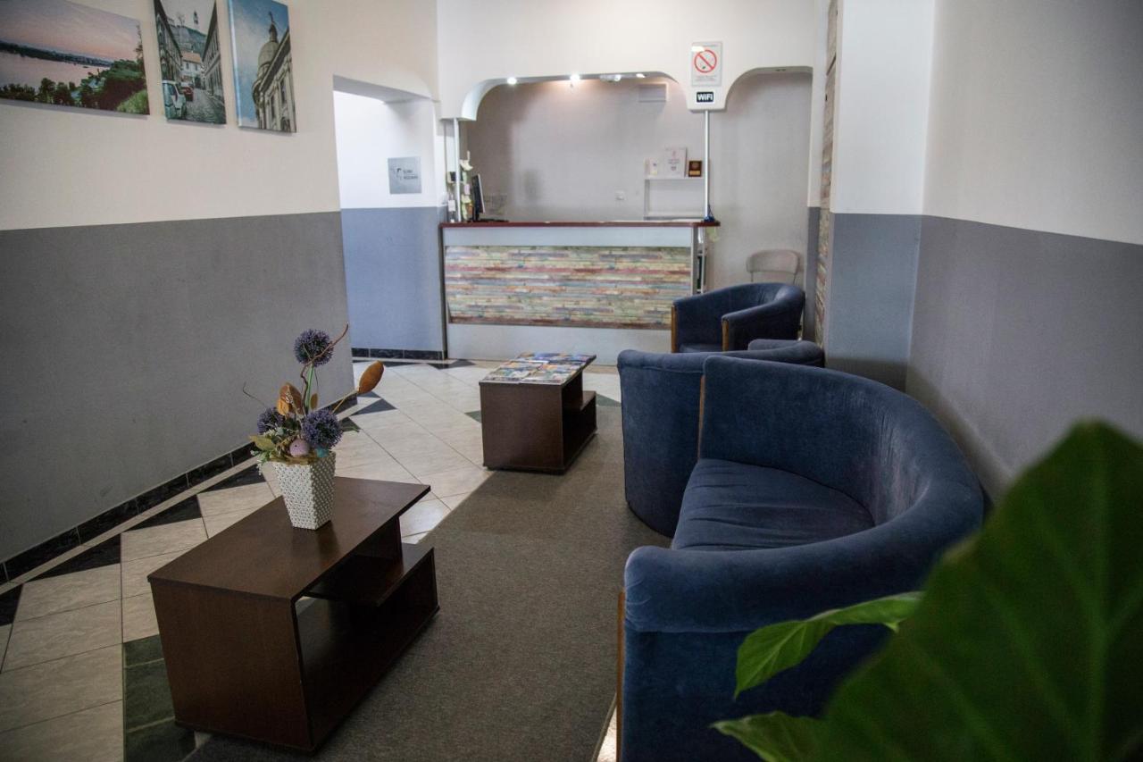 Hostel Milkaza ノヴィ・サド エクステリア 写真